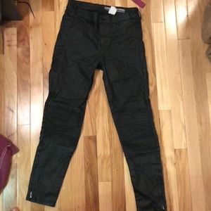 leathery black skinny jeans